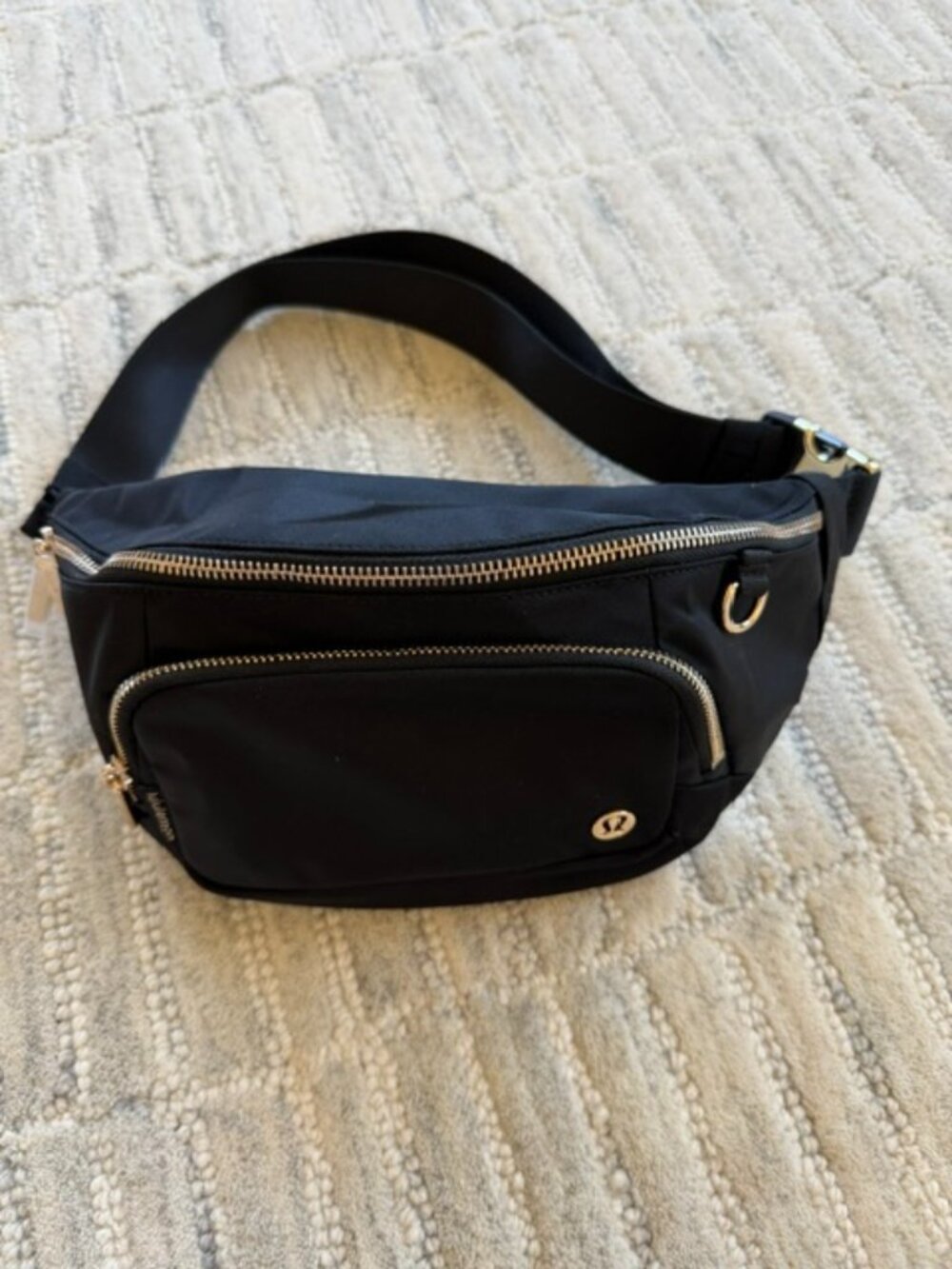 Lululemon Everywhere Belt Bag Extra Large 4L Metal (black/gold)